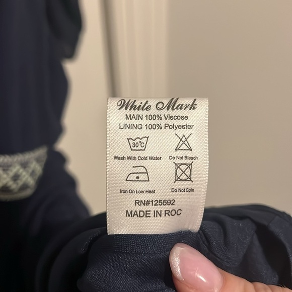 White Mark Navy V neck Cold Shoulder lined Dress NWT size XL w keyhole in back - Picture 9 of 10